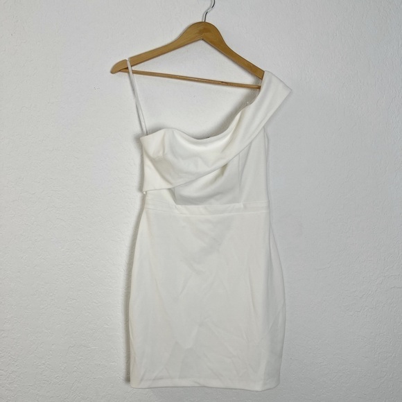 AQUA One Shoulder Scuba Crêpe Dress - Picture 2 of 9